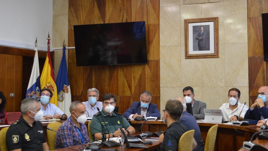 Reunión del Comité Director del Pevolca, este  domingo, presidido por Pedro Sánchez.