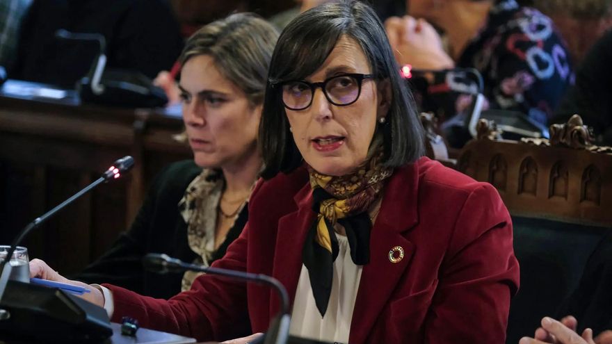 La presidenta de la Autoridad Portuaria de Gijón no sopesa dimitir por el accidente mortal en la mina de Zarréu