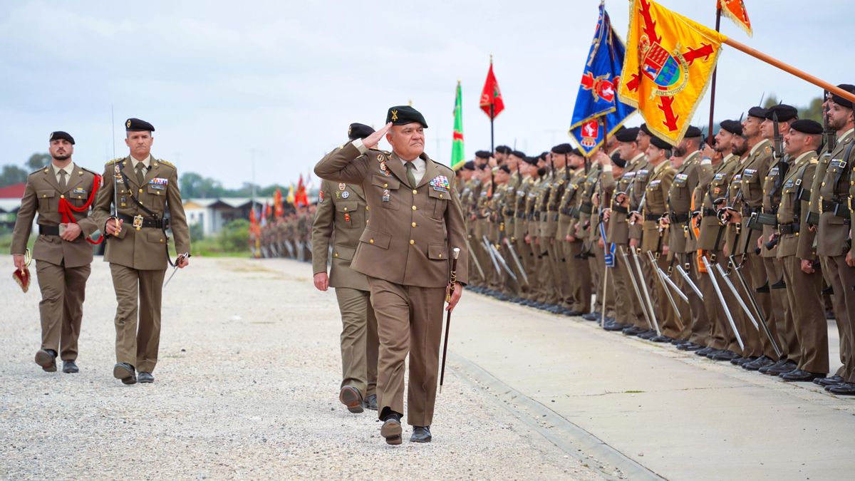 Parada militar de la Brigada ‘Guzmán el Bueno’ X en Cerro Muriano.