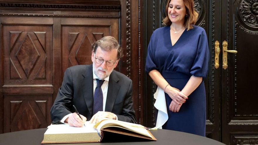 Campaña de recepciones: la alcaldesa de València, del PP, aprovecha su primer mes en el cargo para recibir a Aznar, Rajoy o Almeida