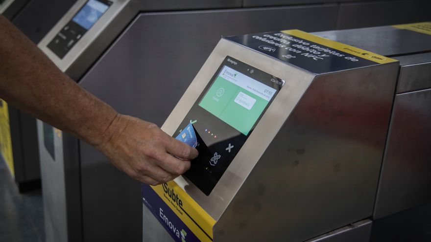 Habilitan el pago del subte con celulares, tarjetas de débito y de crédito: las claves