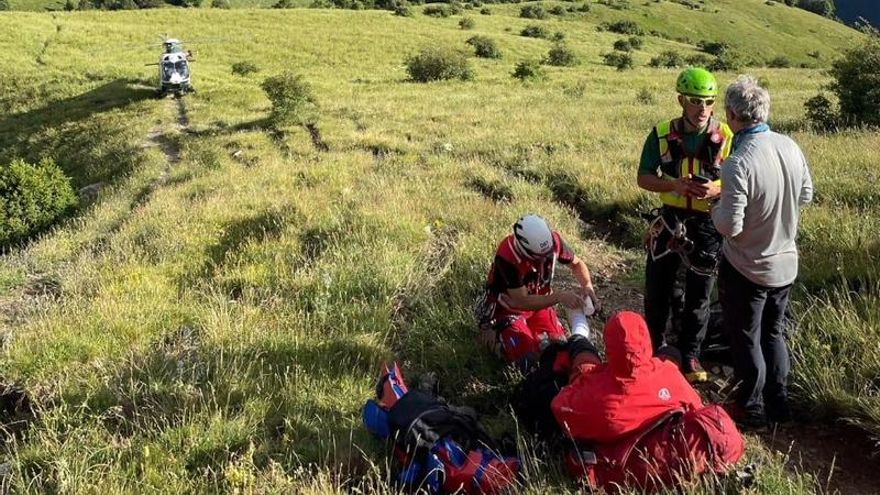 Una semana récord de accidentes en el Pirineo Aragonés reabre el debate sobre el cobro de los rescates