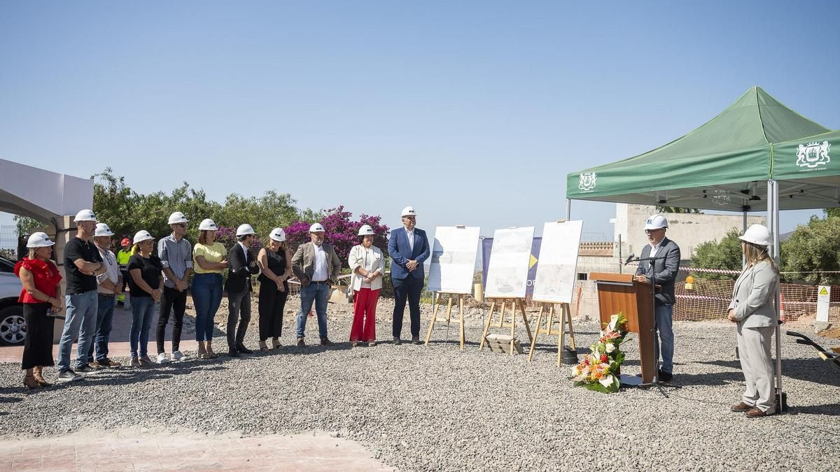 Comienza la construcción de la biblioteca pública de Ingenio con la colocación de la primera piedra