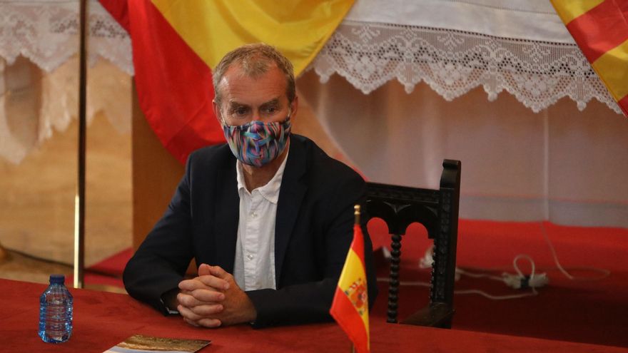 Archivo - El director del Centro de Coordinación de Alertas y Emergencias Sanitarias, Fernando Simón, durante el acto por el que recibe la Medalla de Oro y el Premio Trevillano, a 7 de agosto de 2021, en Villafeliche, Zaragoza, Aragón (España).