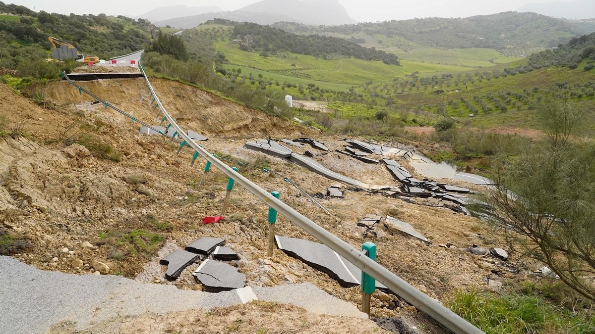 La Sierra de Cádiz permanece aislada semanas después del tren de borrascas: "Esto no es un decorado, aquí vive gente"