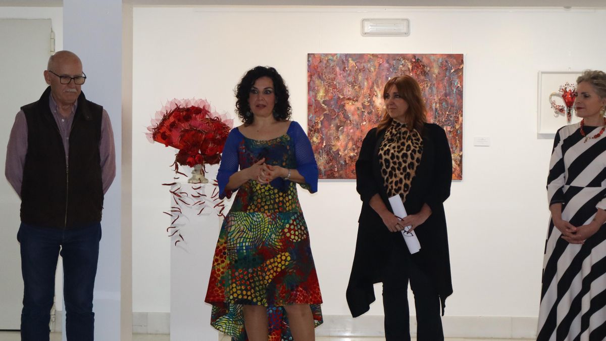 Eva Llamas presenta 'Mujer, raíz y vuelo' en el Colegio de la Abogacía de Córdoba