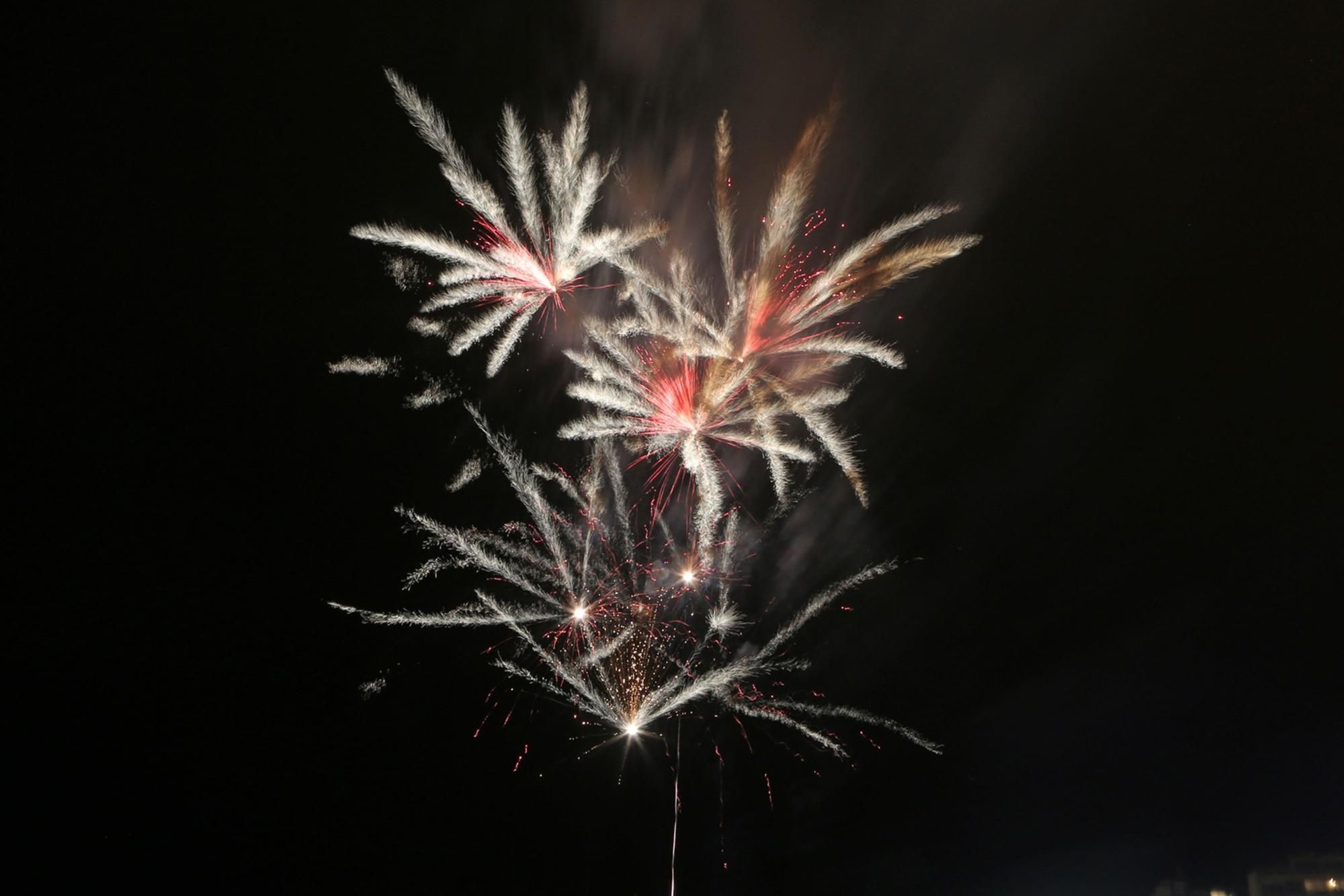 Fuegos artificiales en la Noche de San Juan de Las Canteras (ALEJANDRO RAMOS)