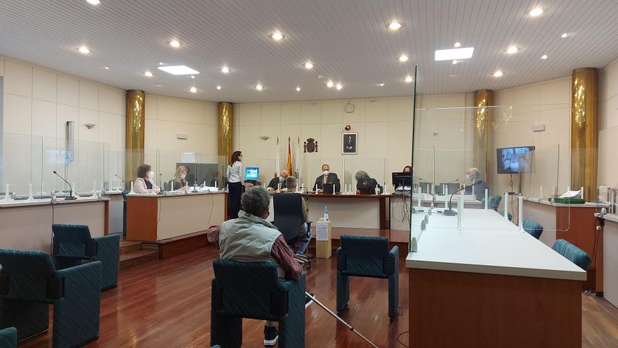 Juicio contra el acusado de abuso sexual a una niña desde que tenía seis años en la Audiencia Provincial.