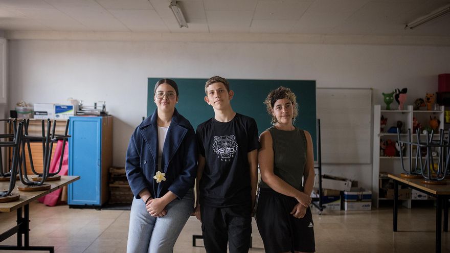 Mentores para combatir el abandono escolar de los adolescentes: "Nos ayudan a estudiar, pero sobre todo nos escuchan"