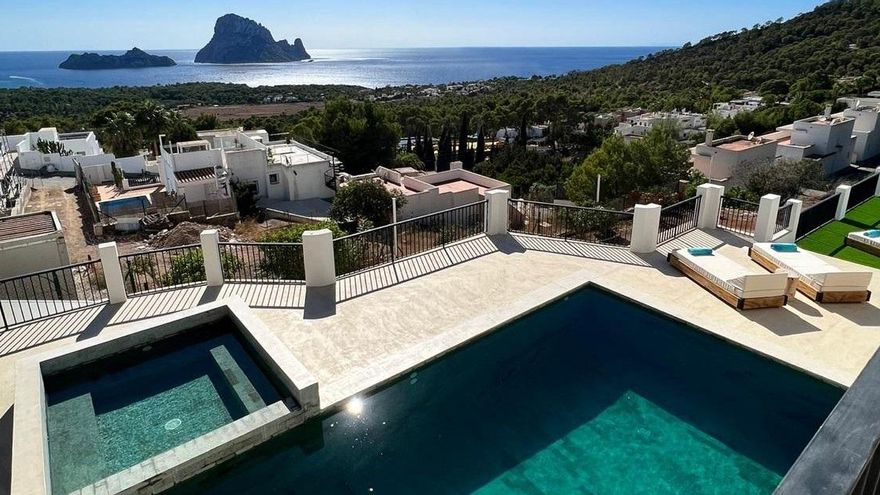 Exiliados por los precios de la vivienda en Ibiza: "Si nos convence Teruel, nos compraremos una casa aquí"