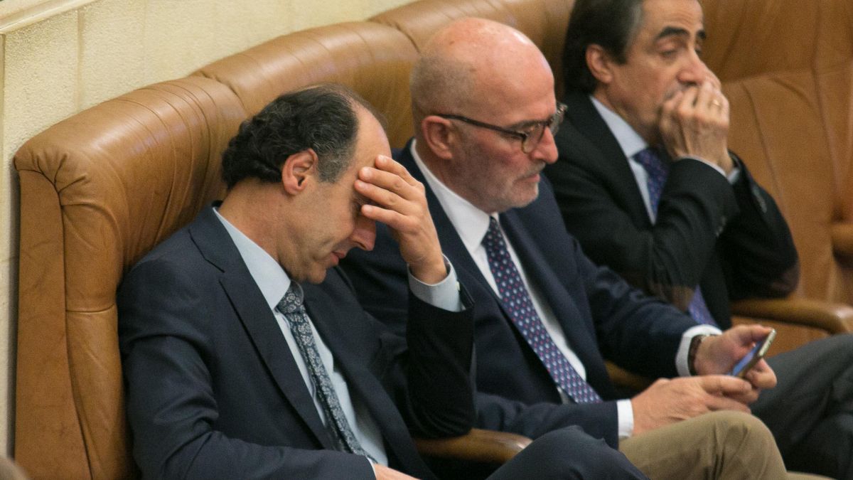 Ignacio Diego durante un debate en el Parlamento de Cantabria. | ROMÁN GARCÍA