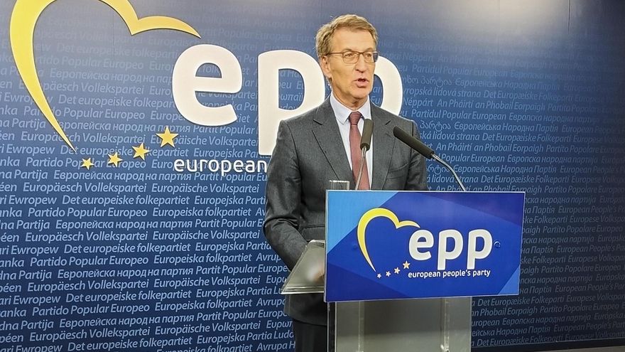 Feijóo: "El Gobierno está metiendo a los inmigrantes en aviones y dejándolos en paradas de autobús"