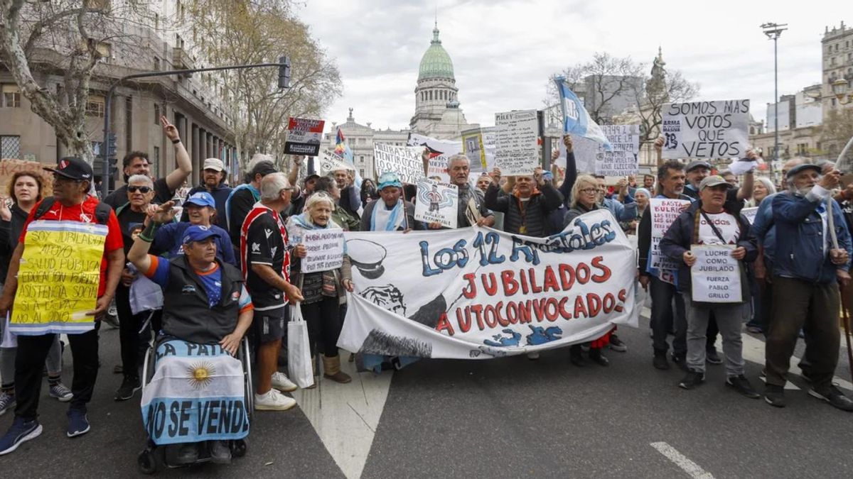 Dos detenidos en la marcha de jubilados al Congreso