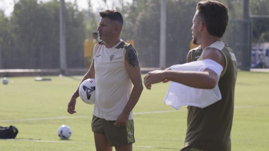 El Córdoba CF cuenta los días con la defensa como una de las asignaturas pendientes