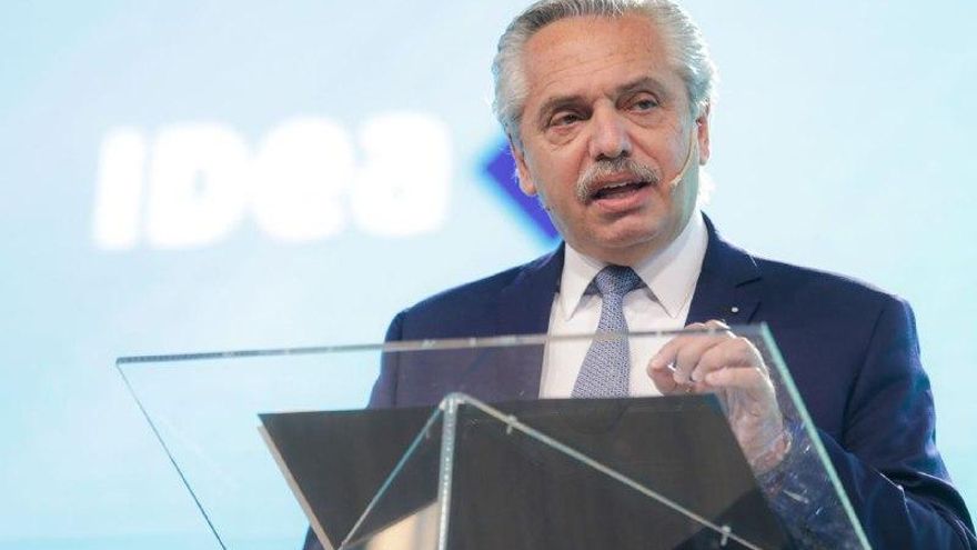 Alberto Fernández anunció un decreto para facilitar el empleo privado a los beneficiarios de planes sociales