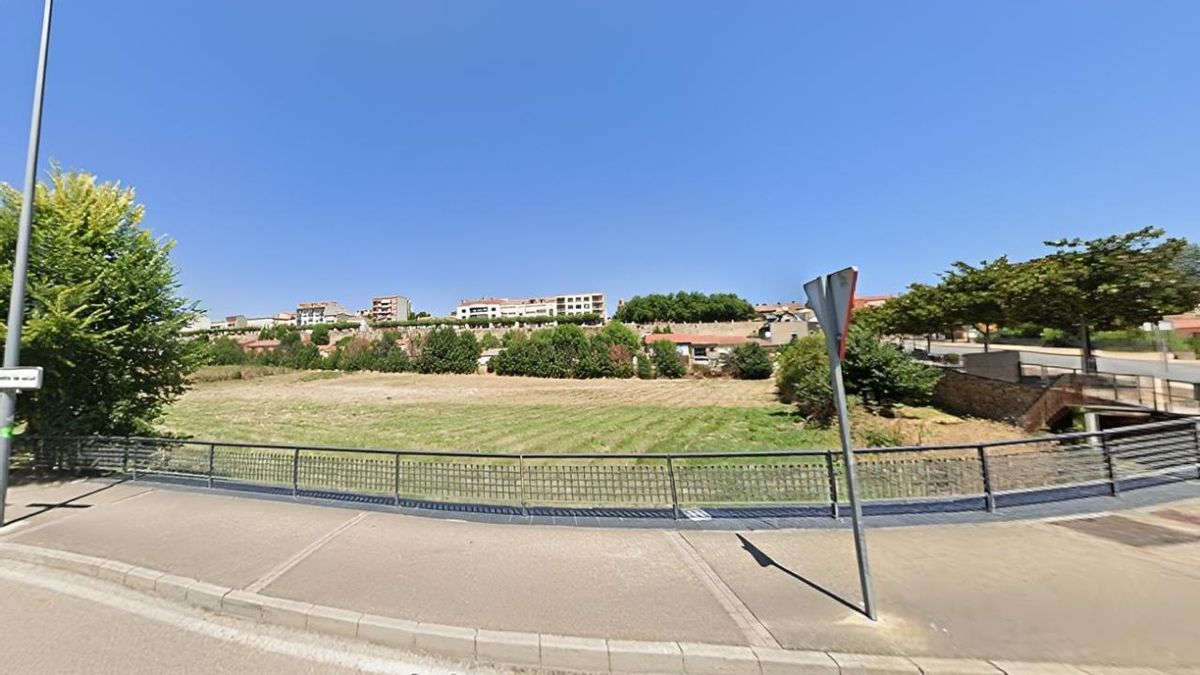 Astorga aprueba la construcción de una nueva zona con hasta 60 viviendas entre la carretera N‑VI y la muralla