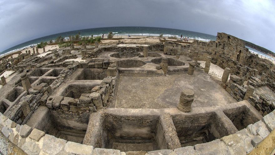 Pocetas de la antigua factoría de salazones de Baelo Claudia.