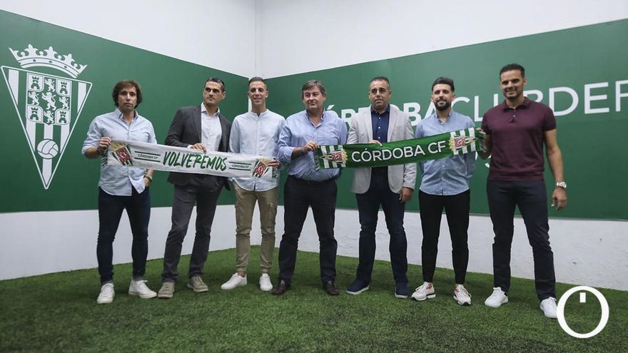 Acto de renovación del cuerpo técnico y la dirección deportiva del Córdoba CF