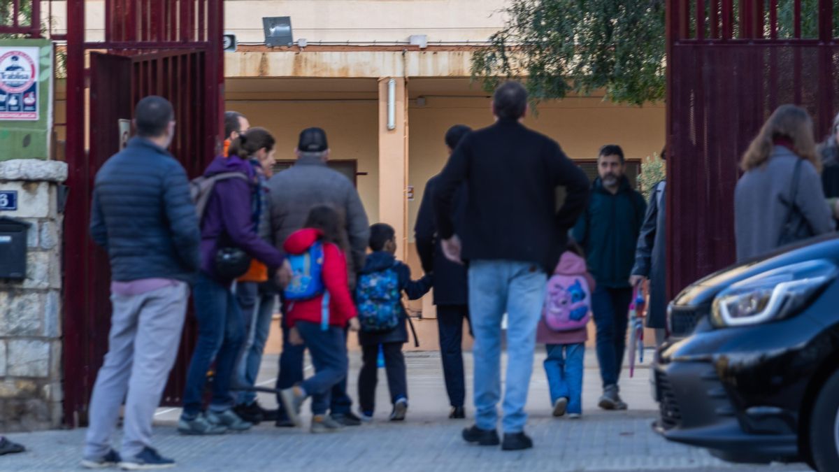 Las familias se alzan contra la zona única escolar del PP en Balears y temen por la segregación: "La libertad de elección es una falacia"