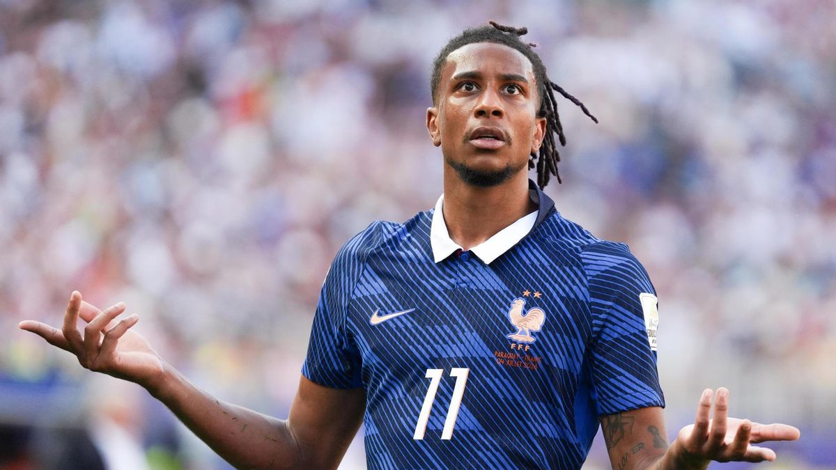Michael Olise durante el partido de la selección francesa frente a Paraguay en octavos de final del Mundial.