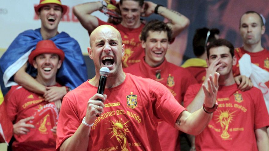 Pepe Reina, el inesperado speaker en la celebración del Mundial de España, anuncia su retirada