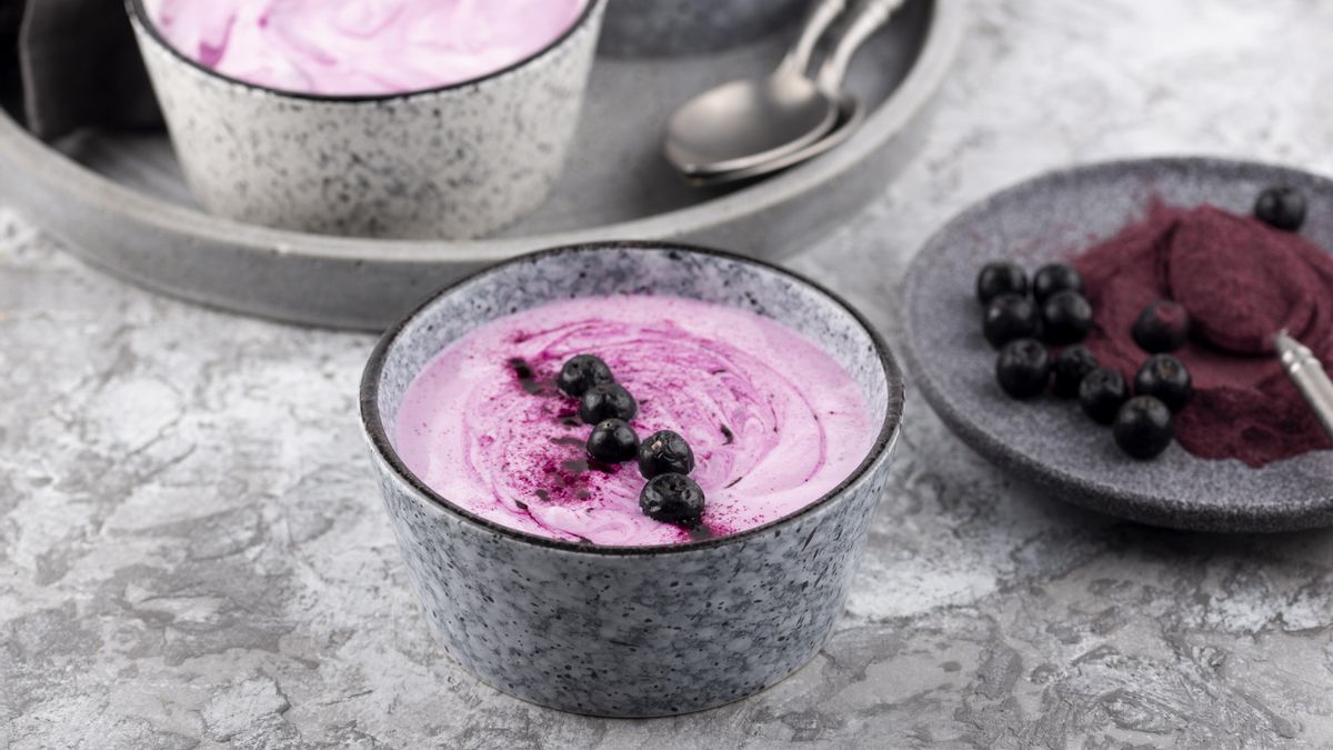 Mousse de frutos rojos, el sorprendente postre fresco y cremoso que podrás hacer sin horno