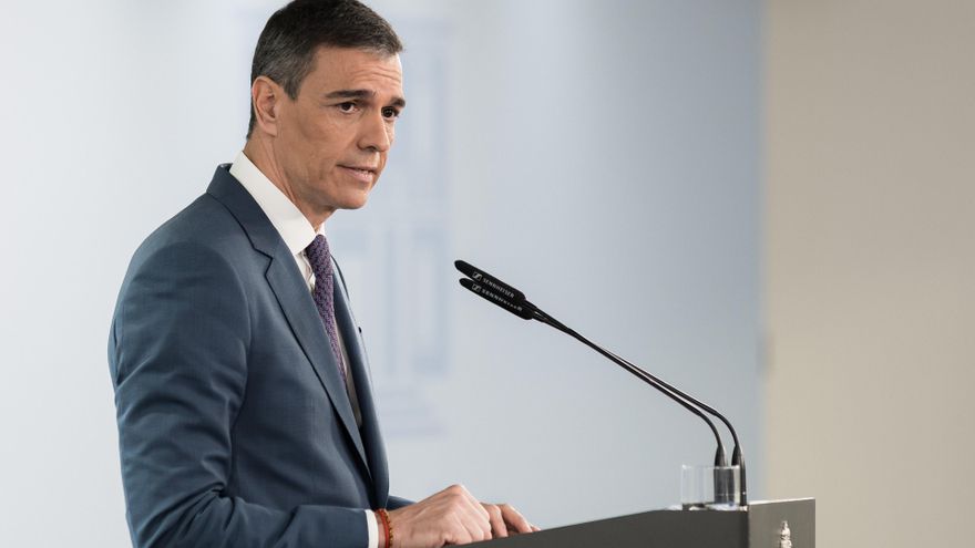 El presidente del Gobierno, Pedro Sánchez, comparece ante los medios, en el Palacio de la Moncloa, a 29 de abril de 2025, en Madrid (España). Tanto en la reunión del Consejo de Seguridad Nacional como en el Consejo de Ministros se ha abordado con exclusiv