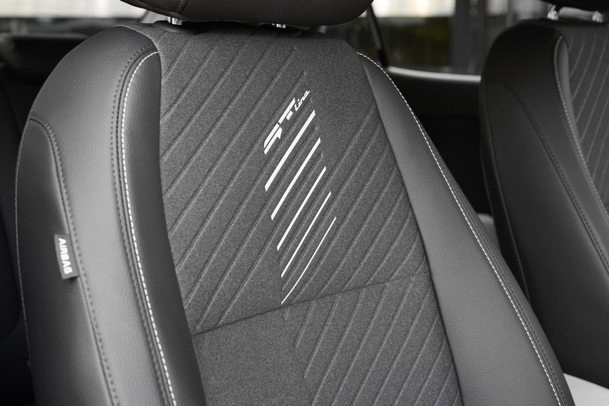 Detalle de la nueva tapicería en las variantes GT-Line.