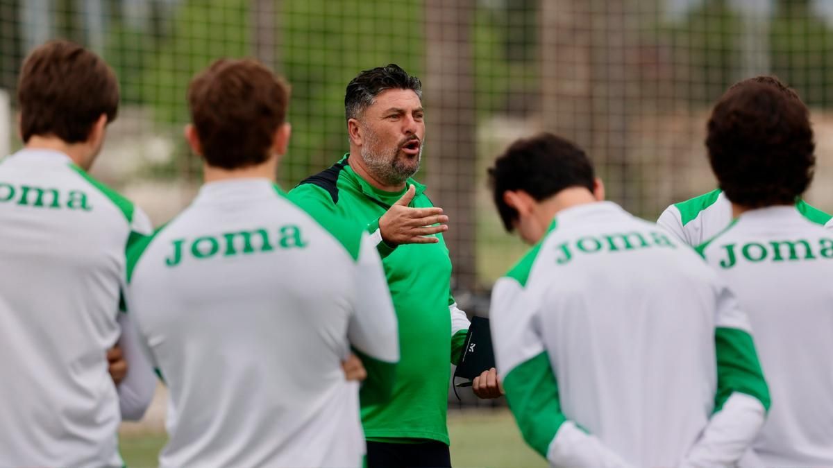 Diego Tristán, durante un entrenamiento con el Córdoba B