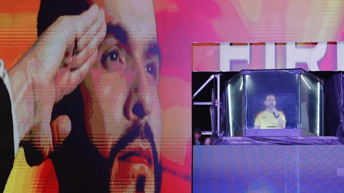 El ultraderechista Abelardo de la Espriella después de los resultados preliminares que le dieron el triunfo por delante del izquierdista Iván Cepeda, en Barranquilla (Colombia).