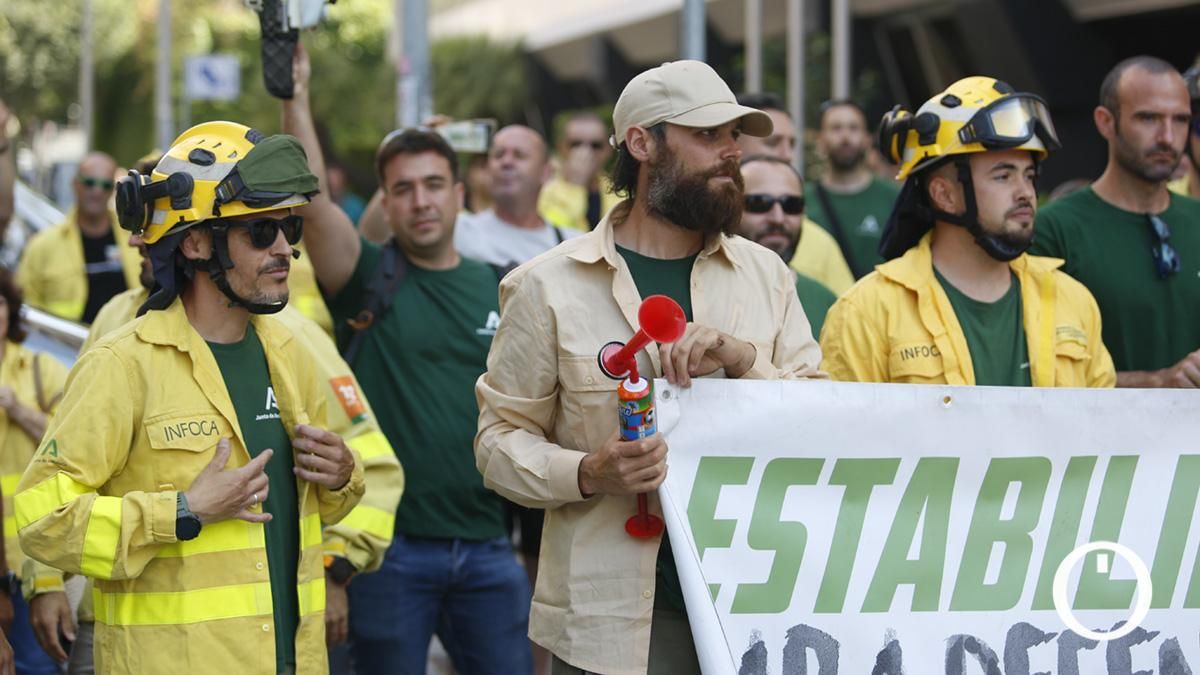Los bomberos forestales organizan una 'Marcha Amarilla' para reclamar más medios y derechos
