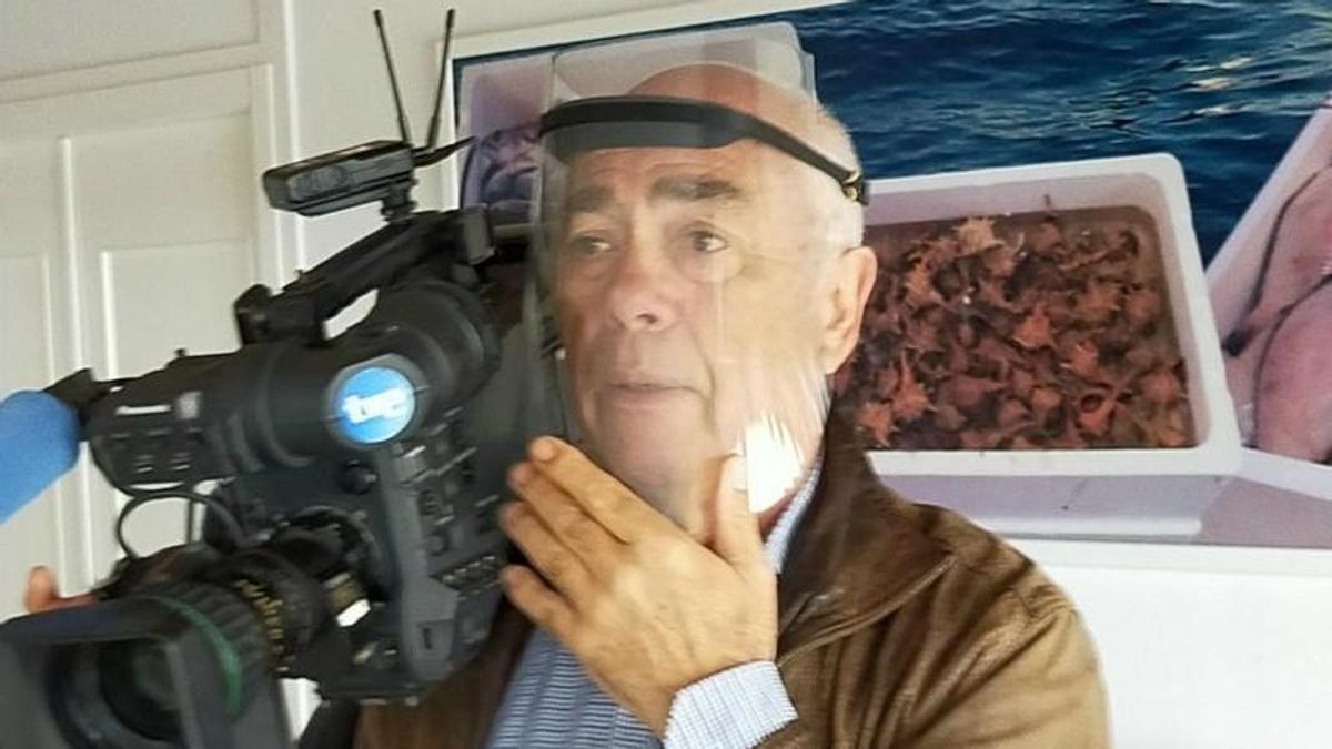 Manuel Ovalle, el cámara que quiso grabar a Tejero y logró que los muertos se enterraran con dignidad en Haití