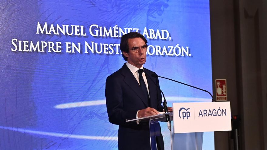 El expresidente del Gobierno, José María Aznar, durante el acto de homenaje a Manuel Giménez Abad.