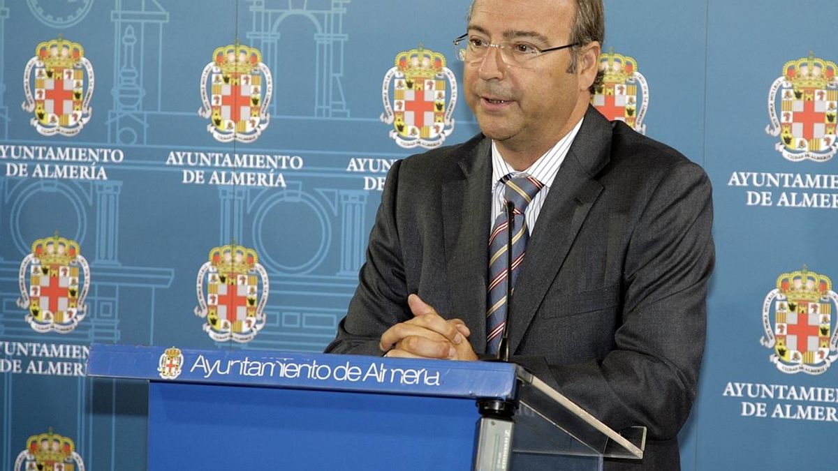 Rodríguez-Comendador se confirma como número uno al Senado y entra Eloísa Cabrera en la lista al Congreso