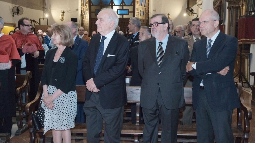 Los expresidentes José Rodríguez de la Borbolla y Manuel Chaves estuvieron presentes en la ceremonia.