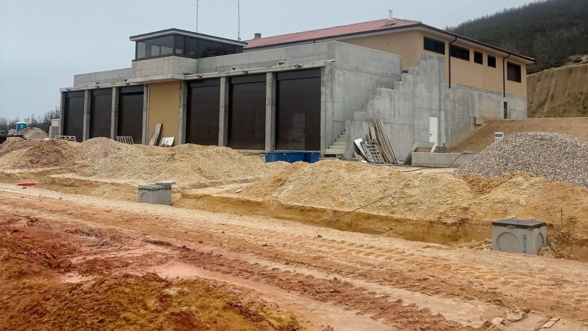 IU denuncia "el retraso inaceptable" de la Base de  Helicópteros de Oterico mientras aumentan los incendios en León