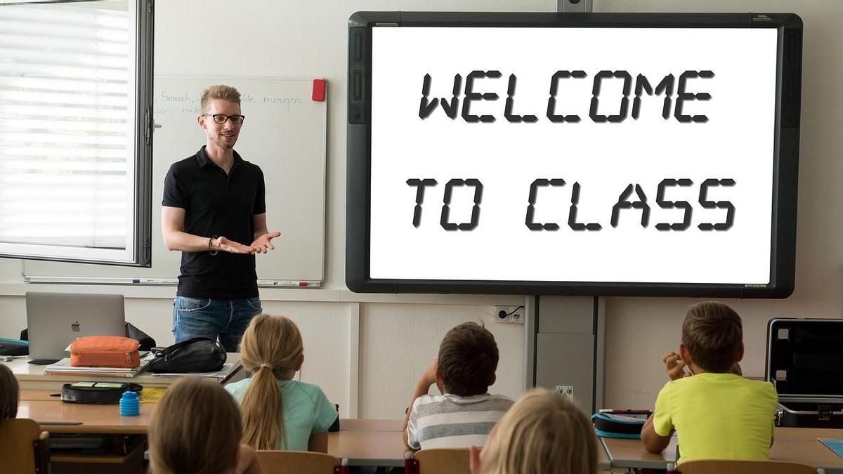 Un grupo de niños en una clase de inglés