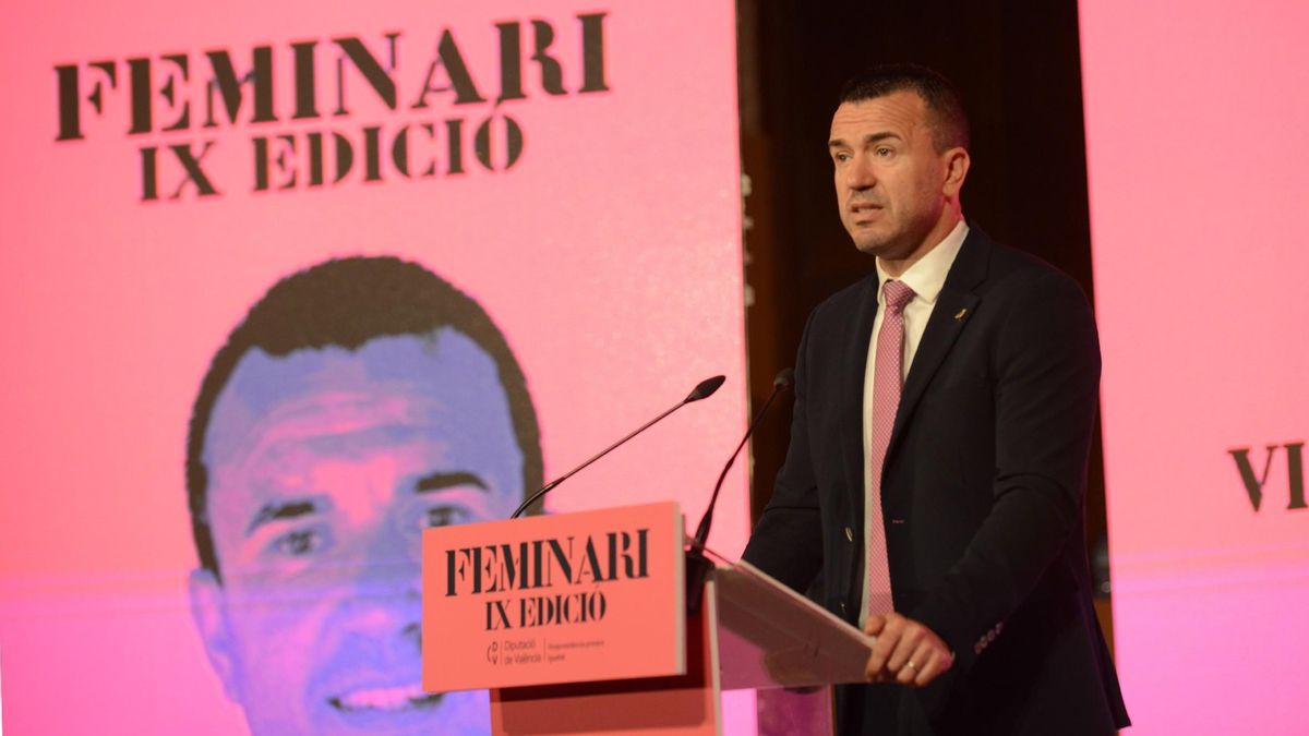 El IX Feminario analiza el impacto de la era digital en la prostitución y defiende la "dignidad democrática" de las mujeres