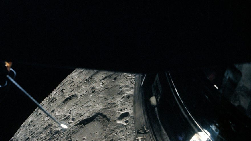 En directo: los astronautas de Artemisa II, a un paso de  sobrevolar el lado oculto de la Luna y batir el récord de distancia