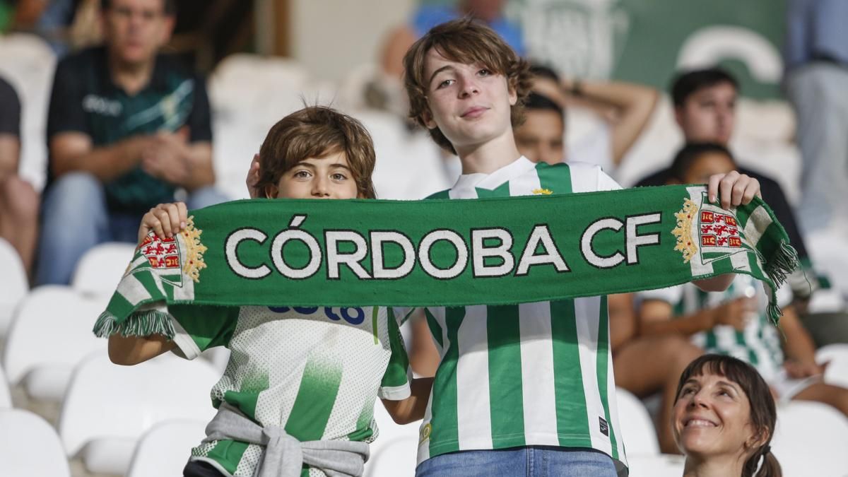 Grada Blanquiverde del Córdoba CF - CD Tenerife