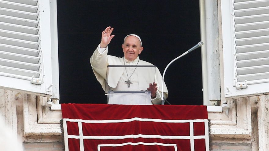 El papa muestra su "cercanía y solidaridad" a los afectados por el volcán en La Palma