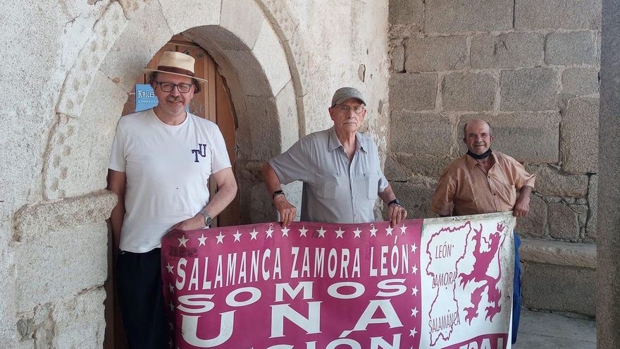 Miembros del Prepal reivindicando la autonomía para la Región Leonesa