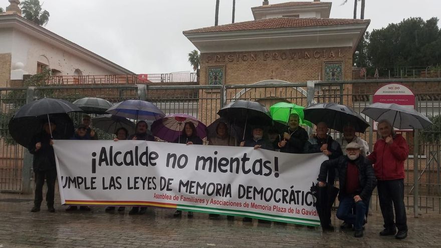El gobierno local del PP se disculpa tras 'resucitar' los nombres franquistas de dos calles de Sevilla en un documento