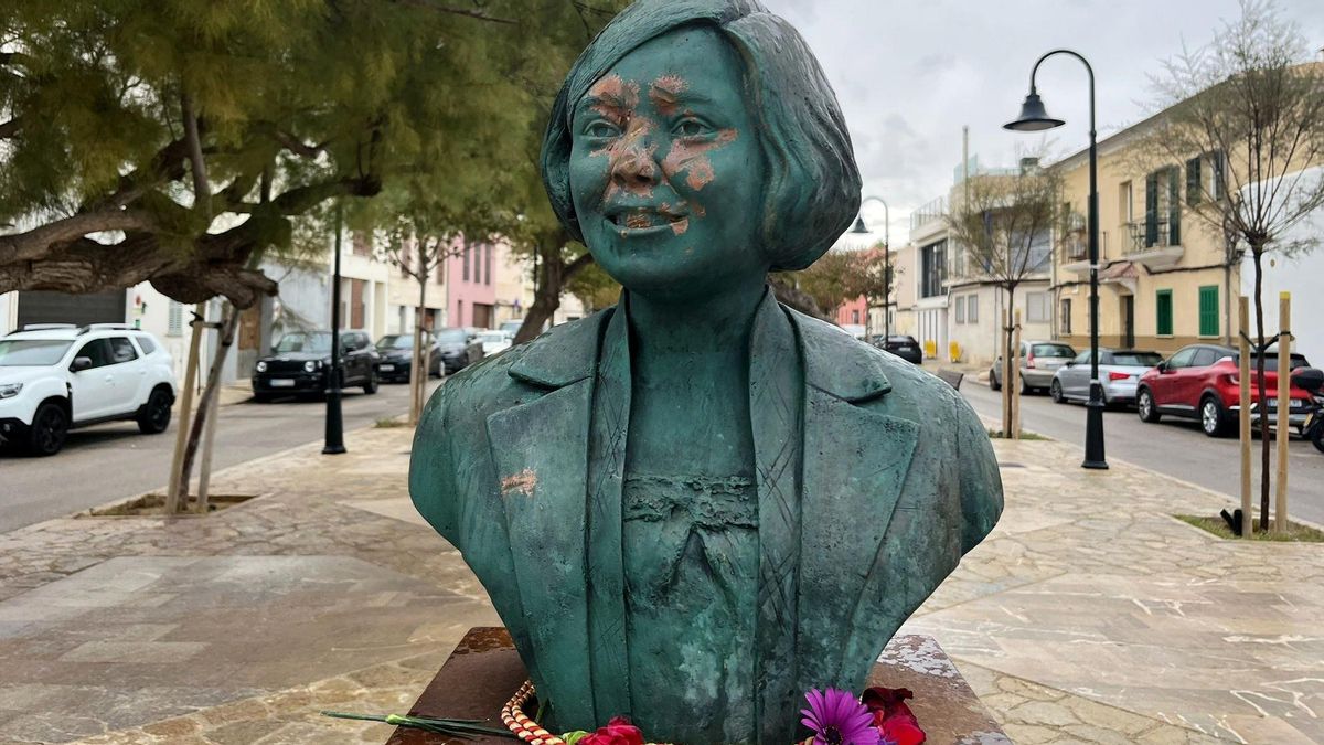 Vandalitzen per segona vegada en un mes el bust d'Aurora Picornell, icona del republicanisme a Mallorca