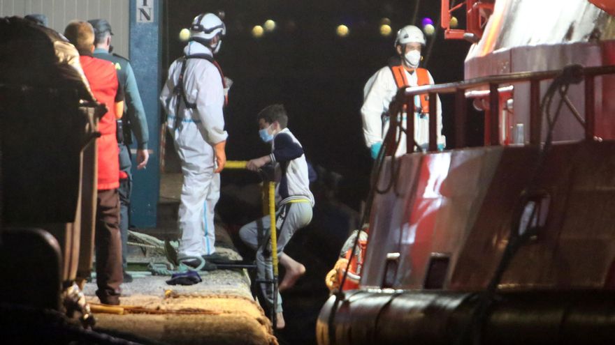 Desembarco de madrugada en el Muelle de Arguineguín.