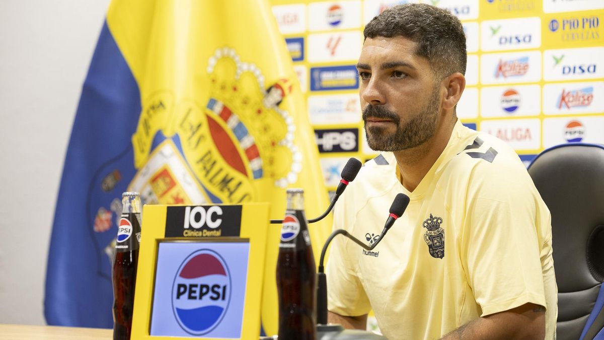 Álex Suárez en la sala de prensa