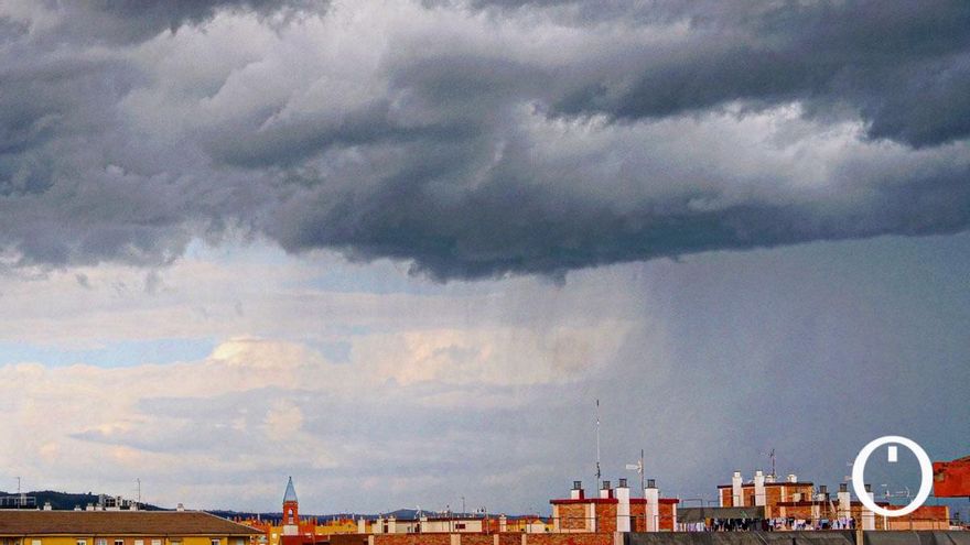 Las tormentas y el brusco descenso de las máximas marcan el arranque del fin de semana en Córdoba
