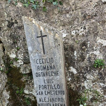 Fosa del cementerio de Mirones.