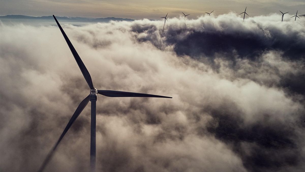 Aerogeneradores en el parque eólico de Sil y Meda, en Esgos, Ourense.