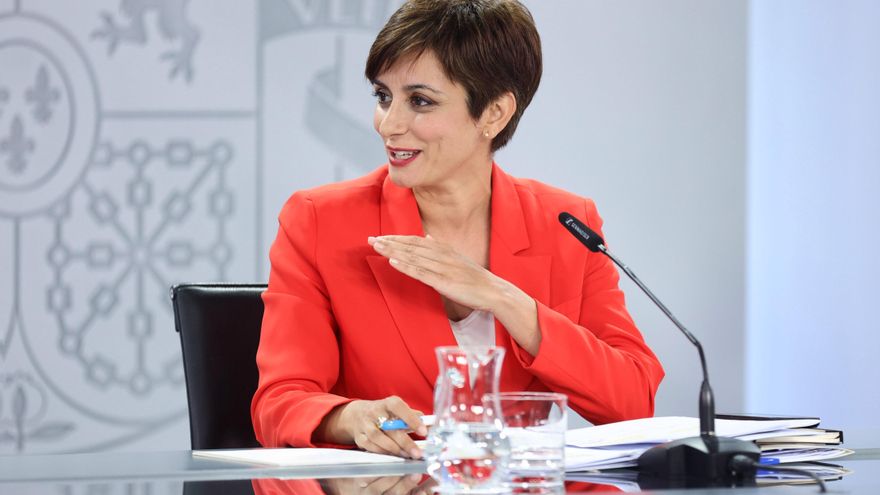 La ministra Portavoz, Isabel Rodríguez, comparece tras la reunión del Consejo de Ministros, en el Complejo de la Moncloa, a 24 de mayo de 2022, en Madrid (España).